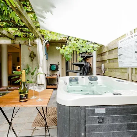 Garden Jacuzzi & Dry Sauna In Vintage Oasis With Bikes